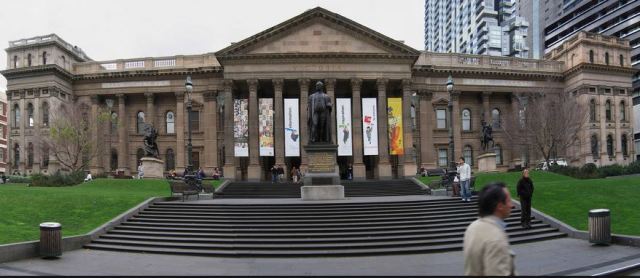 http://commons.wikimedia.org/wiki/File:Vic_State_Library_Facade_Pano,19.07.06_edit1.jpg